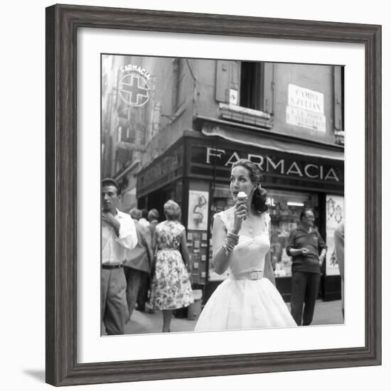 Maria Félix Eating an Ice Cream in Front of a Pharmacy-null-Framed Photographic Print