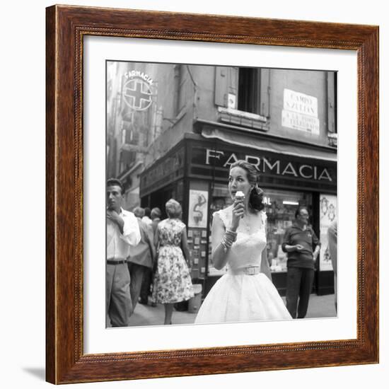 Maria Félix Eating an Ice Cream in Front of a Pharmacy-null-Framed Photographic Print