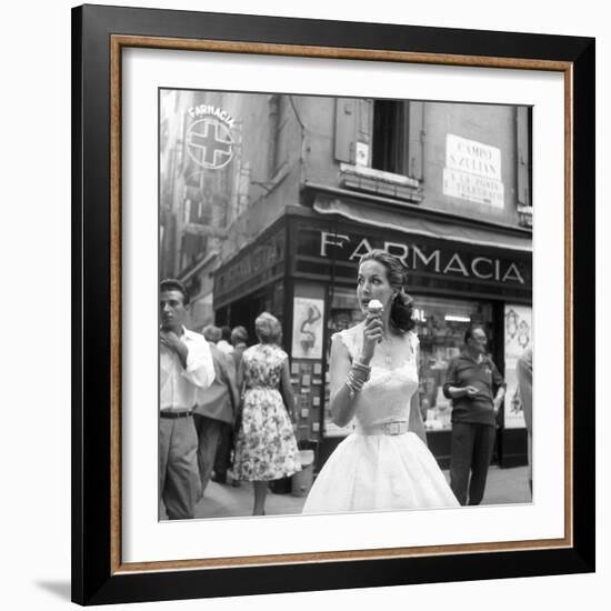 Maria Félix Eating an Ice Cream in Front of a Pharmacy-null-Framed Photographic Print