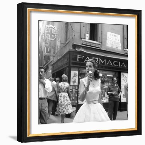 Maria Félix Eating an Ice Cream in Front of a Pharmacy-null-Framed Photographic Print