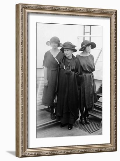 Marie Curie with Her Daughters-Science Source-Framed Giclee Print