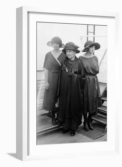 Marie Curie with Her Daughters-Science Source-Framed Giclee Print