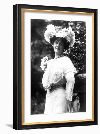 Marie Studholme (1875-193), English Actress, 1900s-J Beagles & Co-Framed Giclee Print