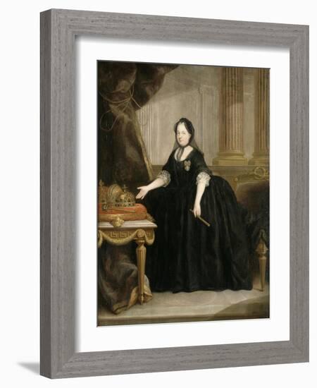 Marie-Thérèse de Habsbourg Impératrice d'Autriche, (1717-1780) Reine de Hongrie en 1740 et de-Anton von Maron-Framed Giclee Print