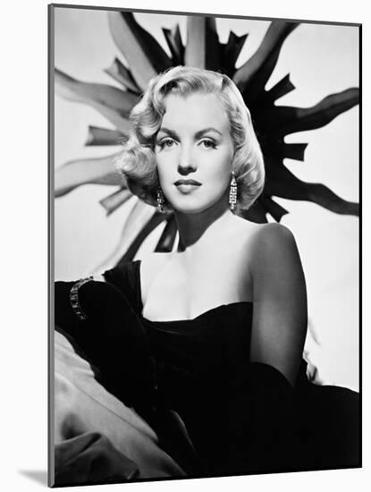 Marilyn Monroe, 1950-null-Mounted Photographic Print