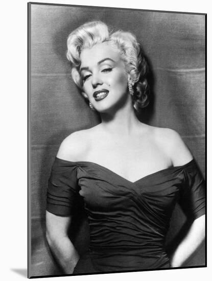 Marilyn Monroe, 1953-null-Mounted Photographic Print