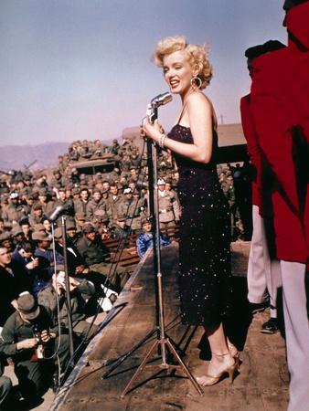 Marilyn Monroe, 1954 print by Everett Collection | Posterlounge