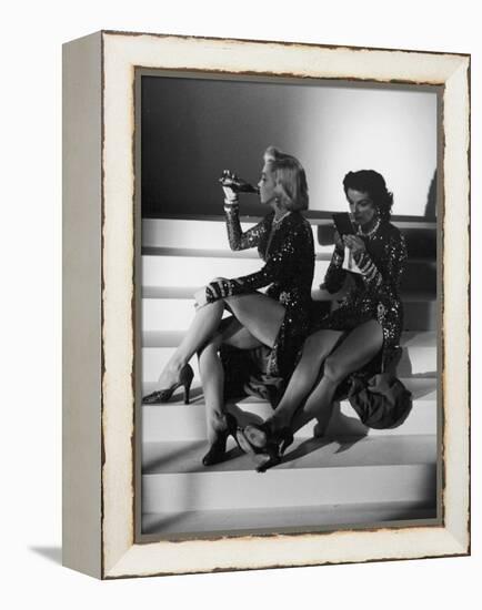 Marilyn Monroe and Jane Russell During a Break While Filming "Gentlemen Prefer Blondes"-Ed Clark-Framed Premier Image Canvas