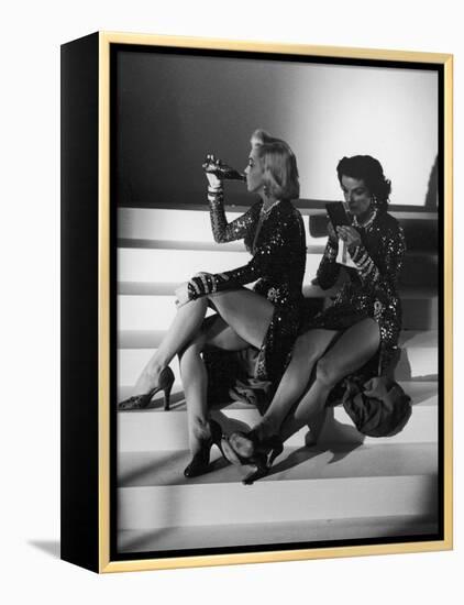 Marilyn Monroe and Jane Russell During a Break While Filming "Gentlemen Prefer Blondes"-Ed Clark-Framed Premier Image Canvas