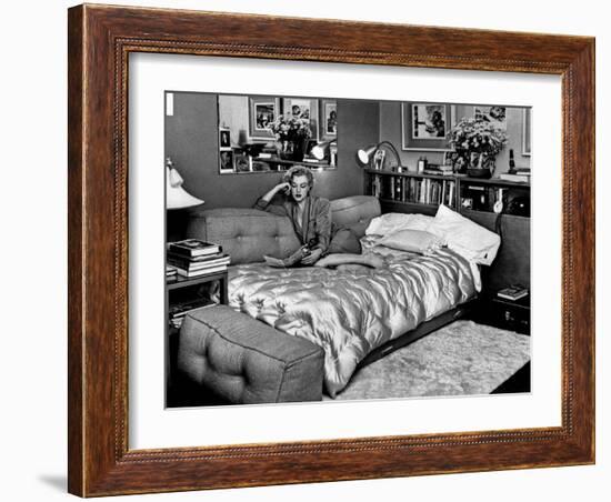 Marilyn Monroe at Home in Hollywood in 1962-null-Framed Photo