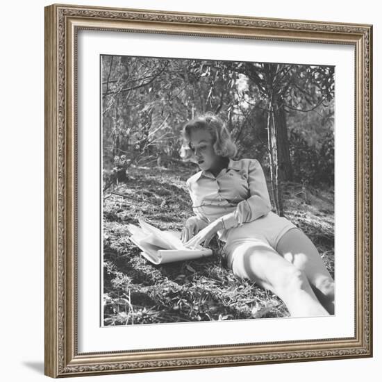 Marilyn Monroe in California-Ed Clark-Framed Premium Photographic Print