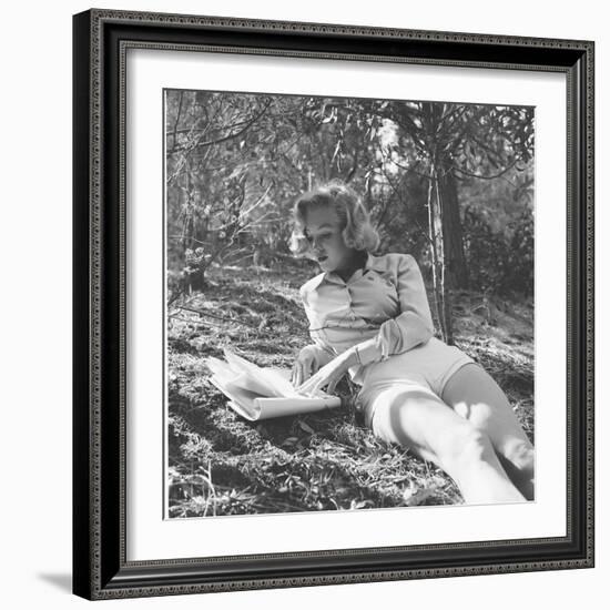 Marilyn Monroe in California-Ed Clark-Framed Premium Photographic Print