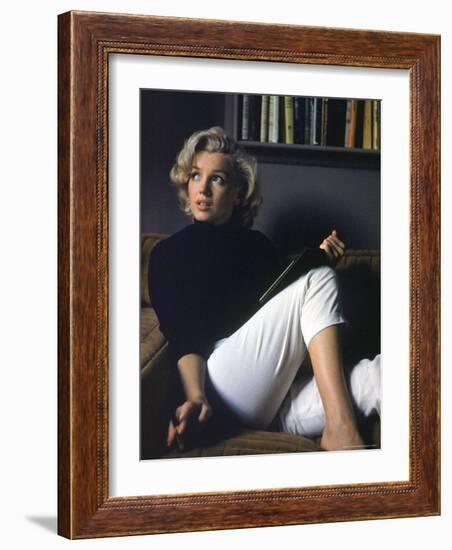Marilyn Monroe Relaxing at Home-Alfred Eisenstaedt-Framed Premium Photographic Print