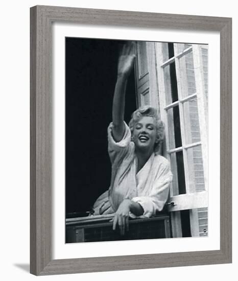 Marilyn Monroe V-British Pathe-Framed Giclee Print