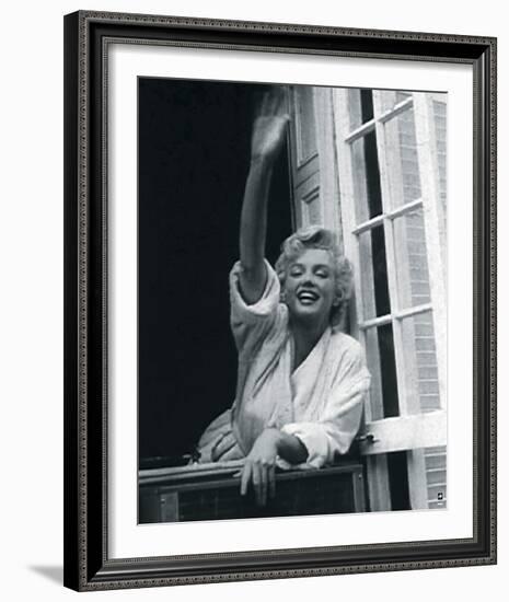 Marilyn Monroe V-British Pathe-Framed Giclee Print