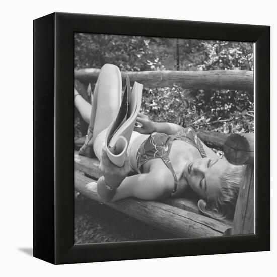 Marilyn Monroe-Ed Clark-Framed Premier Image Canvas