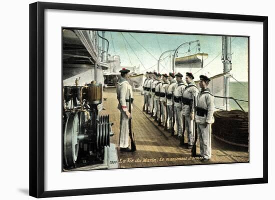 Marineleben, Bewaffnete Soldaten Auf Dem Schiff-null-Framed Giclee Print