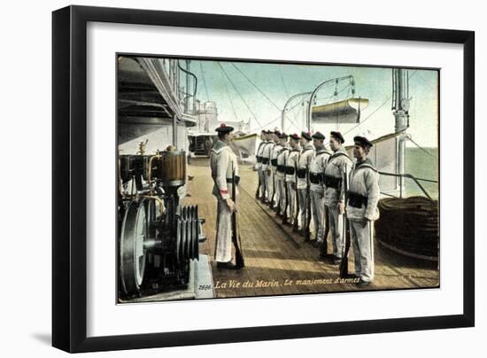 Marineleben, Bewaffnete Soldaten Auf Dem Schiff-null-Framed Giclee Print