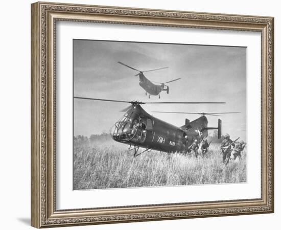 Marines Fanning Out from Their Twin Rotor Piasecki-Hank Walker-Framed Photographic Print