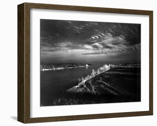 Mark Twain's Mississippi River-Dmitri Kessel-Framed Photographic Print