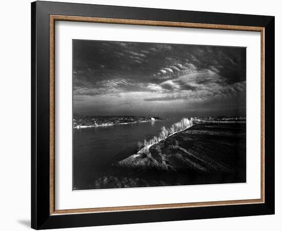 Mark Twain's Mississippi River-Dmitri Kessel-Framed Photographic Print