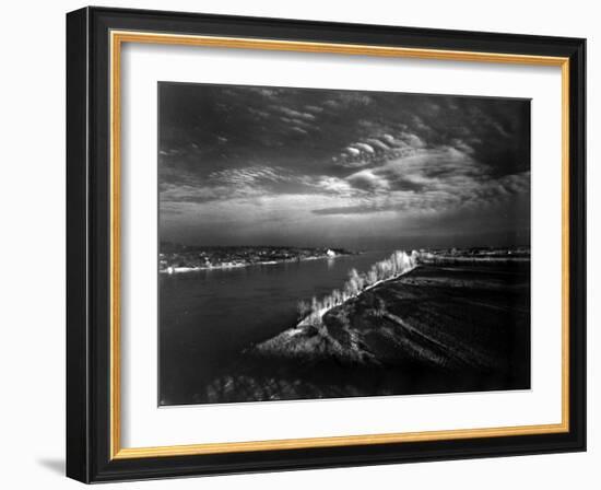 Mark Twain's Mississippi River-Dmitri Kessel-Framed Photographic Print