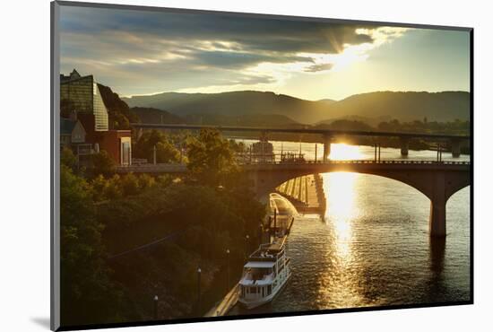 Market Street Bridge, Chattanooga, Tennessee, United States of America, North America-Richard Cummins-Mounted Photographic Print