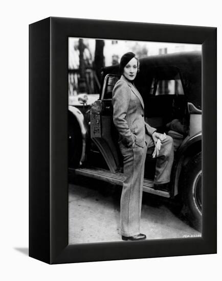 Marlene Dietrich, 1935-null-Framed Premier Image Canvas