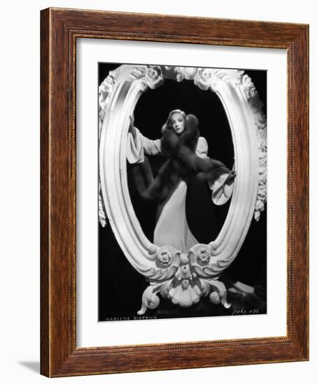 Marlene Dietrich, 1935-null-Framed Photographic Print