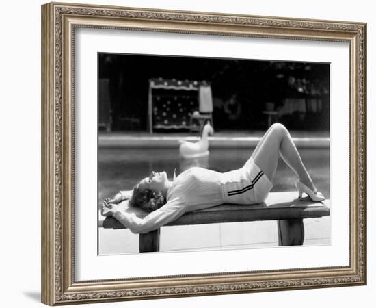 Marlene Dietrich, 1935-null-Framed Photographic Print