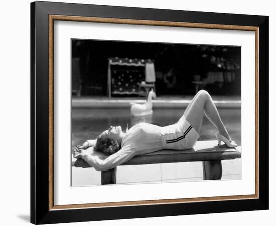 Marlene Dietrich, 1935-null-Framed Photographic Print