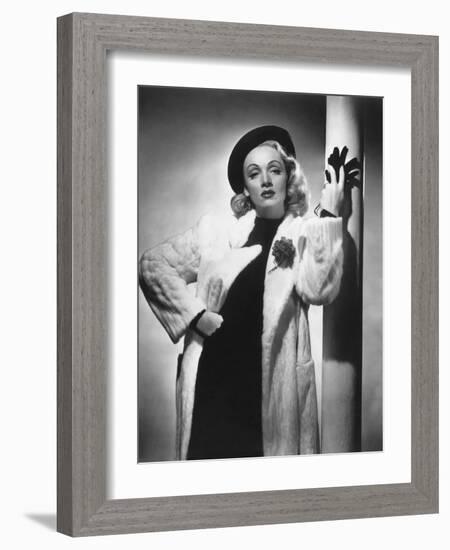 Marlene Dietrich, 1947-null-Framed Photo