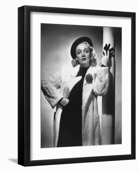 Marlene Dietrich, 1947-null-Framed Photo