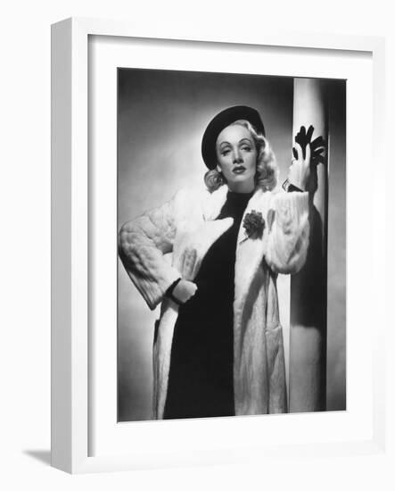 Marlene Dietrich, 1947-null-Framed Photo