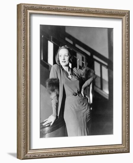 Marlene Dietrich, c.1930-null-Framed Photographic Print