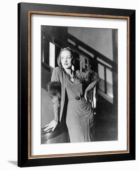 Marlene Dietrich, c.1930-null-Framed Photographic Print