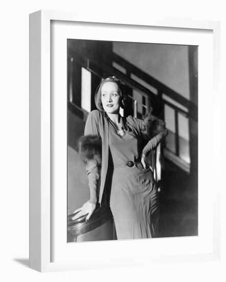 Marlene Dietrich, c.1930-null-Framed Photographic Print