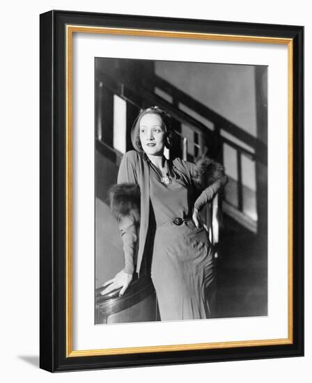 Marlene Dietrich, c.1930-null-Framed Photographic Print