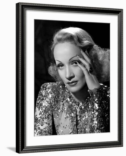 Marlene Dietrich-null-Framed Photo