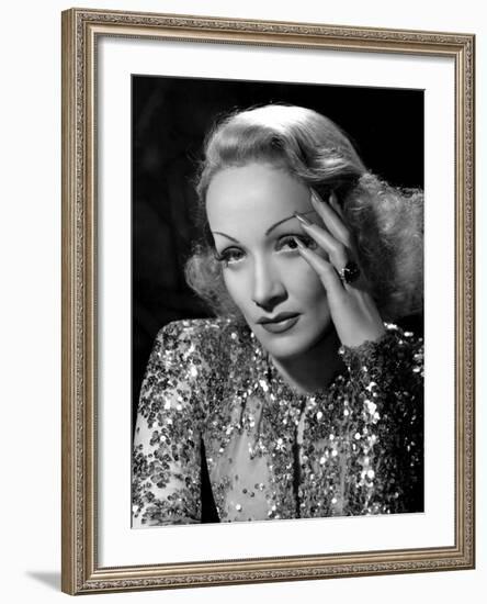 Marlene Dietrich-null-Framed Photo