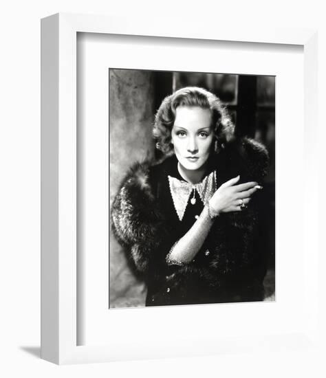 Marlene Dietrich-null-Framed Photo