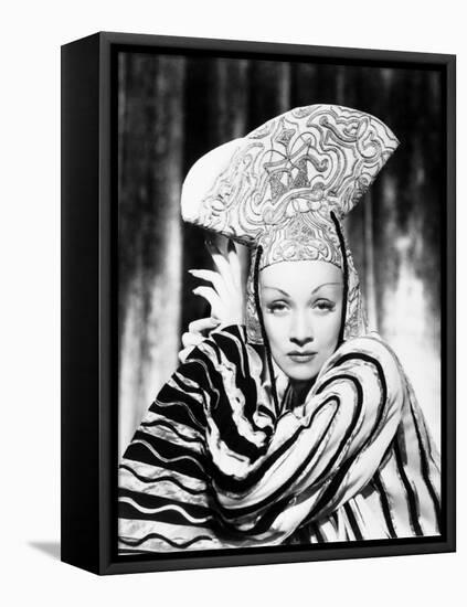 Marlene Dietrich-null-Framed Premier Image Canvas