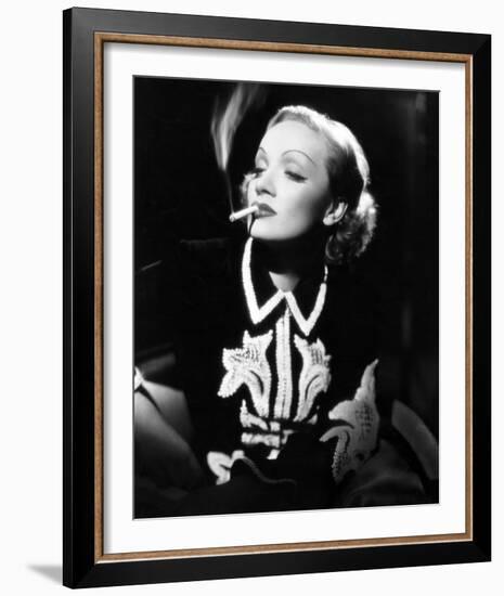 Marlene Dietrich-null-Framed Photo