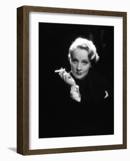 Marlene Dietrich-null-Framed Photographic Print