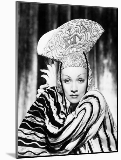 Marlene Dietrich-null-Mounted Photographic Print