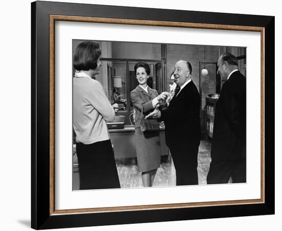 MARNIE, 1964 directed by ALFRED HITCHCOCK On the set, Tippi Hedren and Alfred Hitchcok (b/w photo)-null-Framed Photo