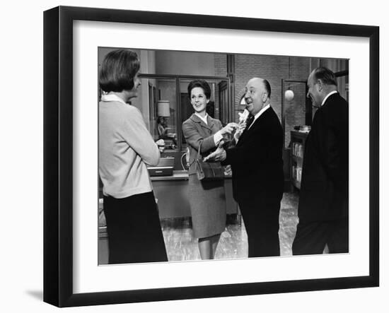 MARNIE, 1964 directed by ALFRED HITCHCOCK On the set, Tippi Hedren and Alfred Hitchcok (b/w photo)-null-Framed Photo