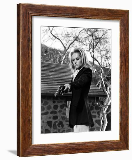 MARNIE, 1964 directed by ALFRED HITCHCOCK Tippi Hedren (b/w photo)-null-Framed Photo