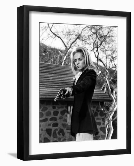 MARNIE, 1964 directed by ALFRED HITCHCOCK Tippi Hedren (b/w photo)-null-Framed Photo