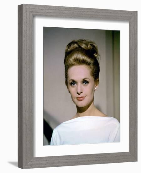 "MARNIE" by AlfredHitchcock with Tippi Hedren, 1967 (photo)-null-Framed Photo